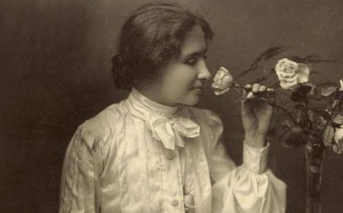 厄運中的海倫讀后感范文500字