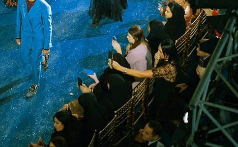 ���bչ����Ո������