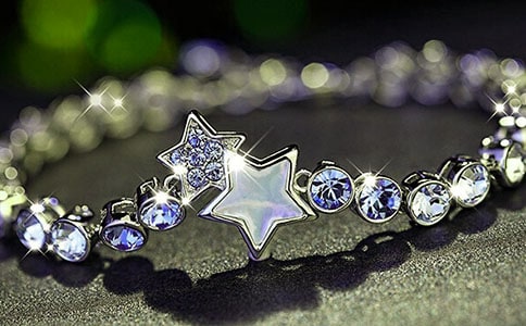 手鏈的作文300字(精選24篇)