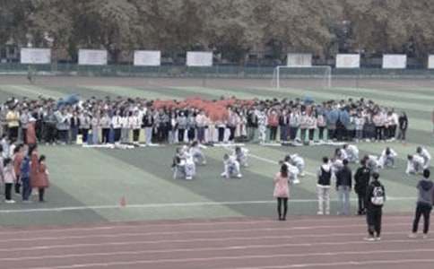 �WУ�Ĳو�200�����ģ����x27ƪ��