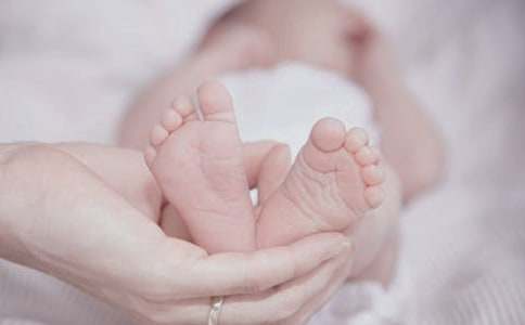 ������������E