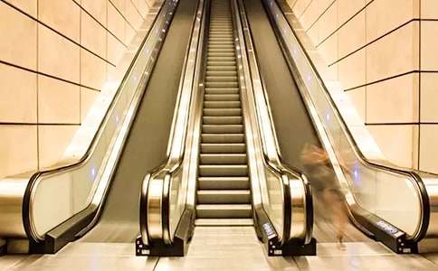 ����ݹ��ĸ��H����