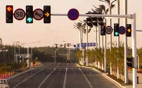 �����_܇���ɻ��Aƪ֮�t�G�����R