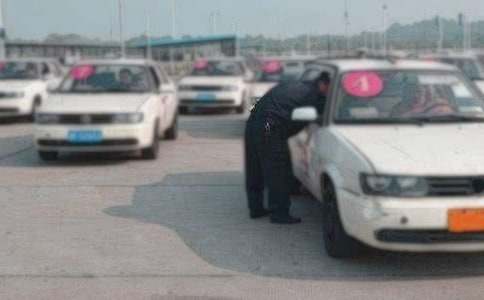 �{У���՘��Z