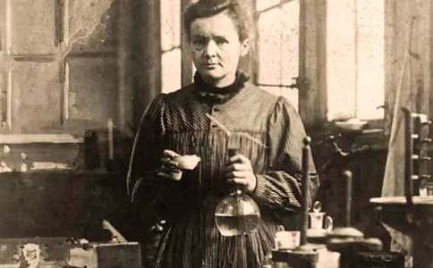 �����еľ������900������