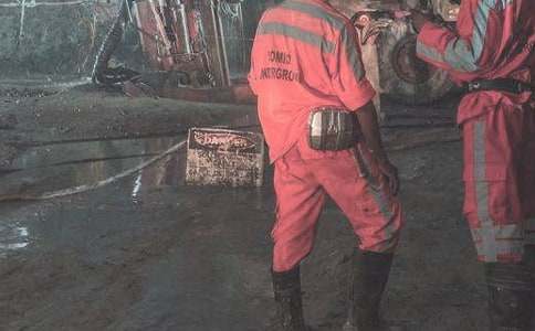 ú�V���˹������Y����