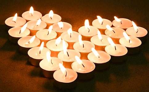 《蠟燭》補寫老婦人的心理600字作文