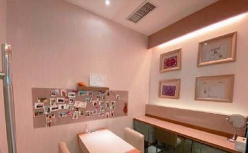 ����Ժ��Ӄ��ݷ���