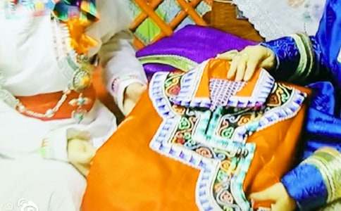 ���ɹ�������L��������2ƪ