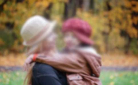 �p�Z���ģ�ֻ��һֻ�۾���ĸ�H