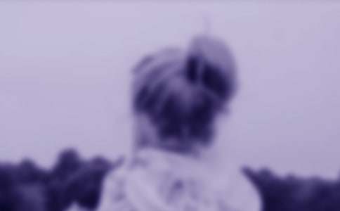 ����������Ů���R�~