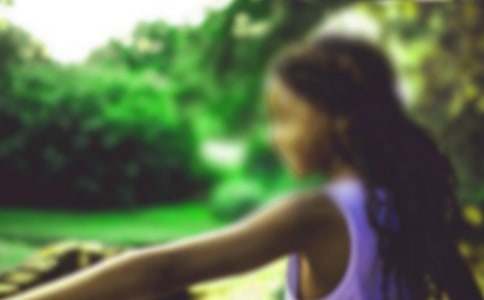 ���˺�СŮ������������