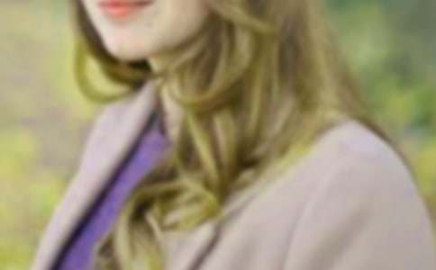 ��Ӣ����x����γɞ�һλ��ǵ�Ů�ˡ�