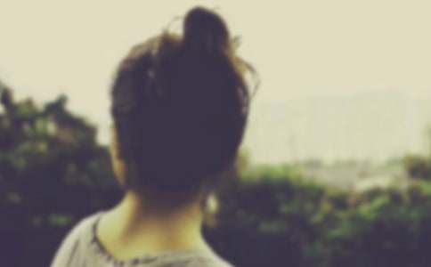 一位高三女生的作文:《我和弟弟差十歲》