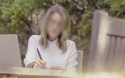 ����Ů�ԋ���Ц�~�Z