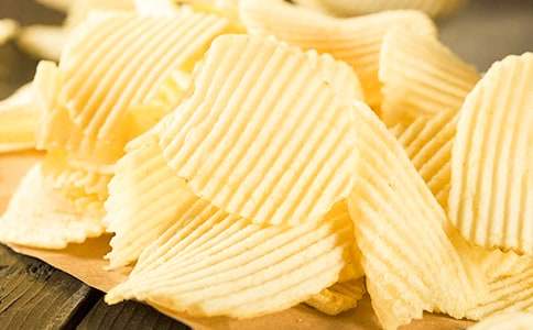 擠眉弄眼吃薯片作文500字