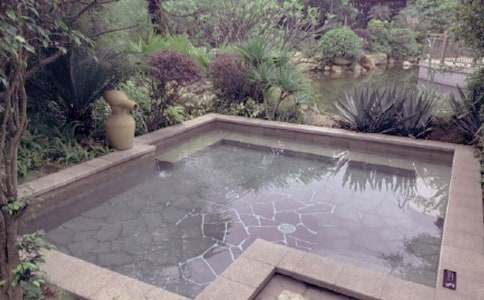 �_��ɽ�ݜ�Ȫ����