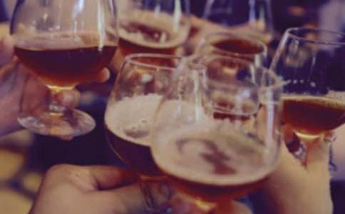 飲酒其五改寫2篇