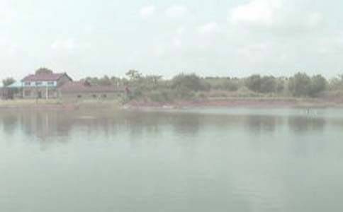 �������~������