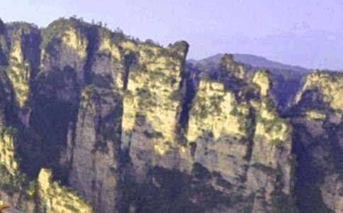 ���ҽ�֮������500��