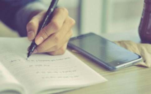 �����x��Ӣ������300����ƪ