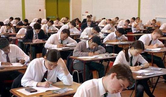 科目三考試靠邊停車的評判規定